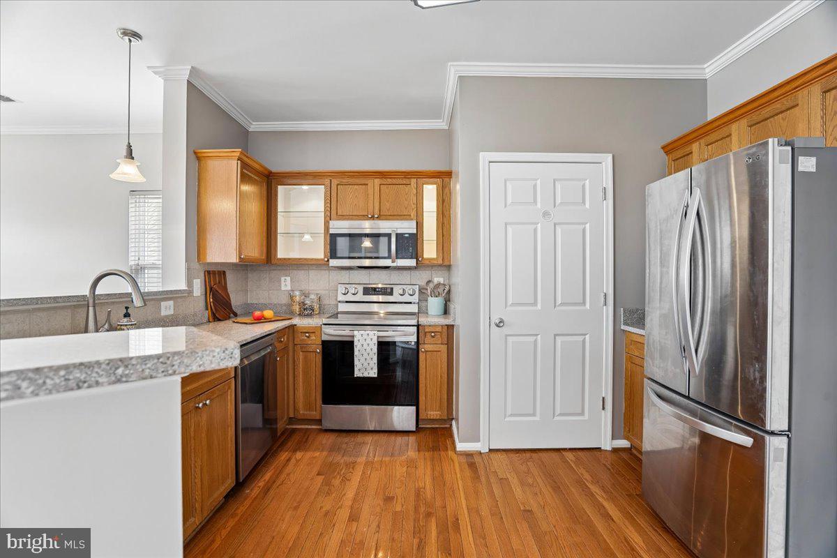 WINDSOR CROSSING - Residential