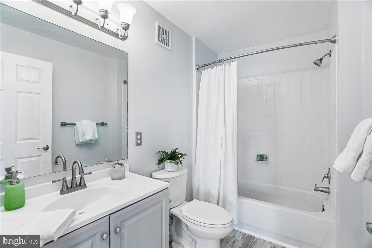 WINDSOR CROSSING - Residential