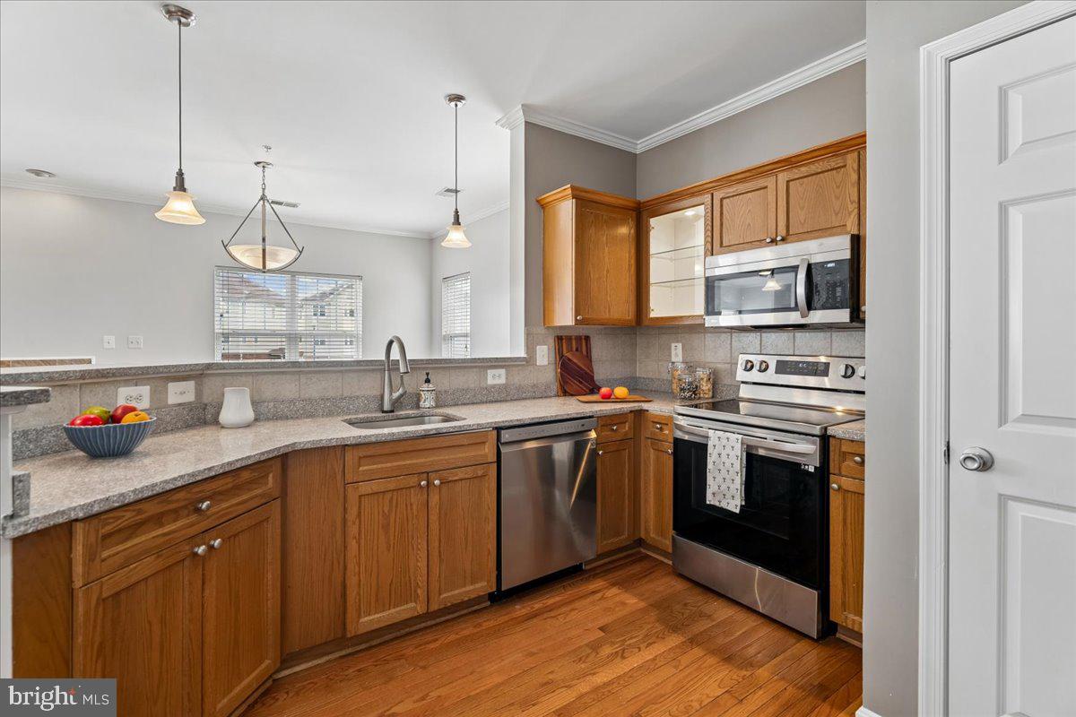 WINDSOR CROSSING - Residential