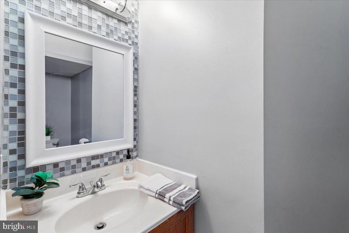 WINDSOR CROSSING - Residential