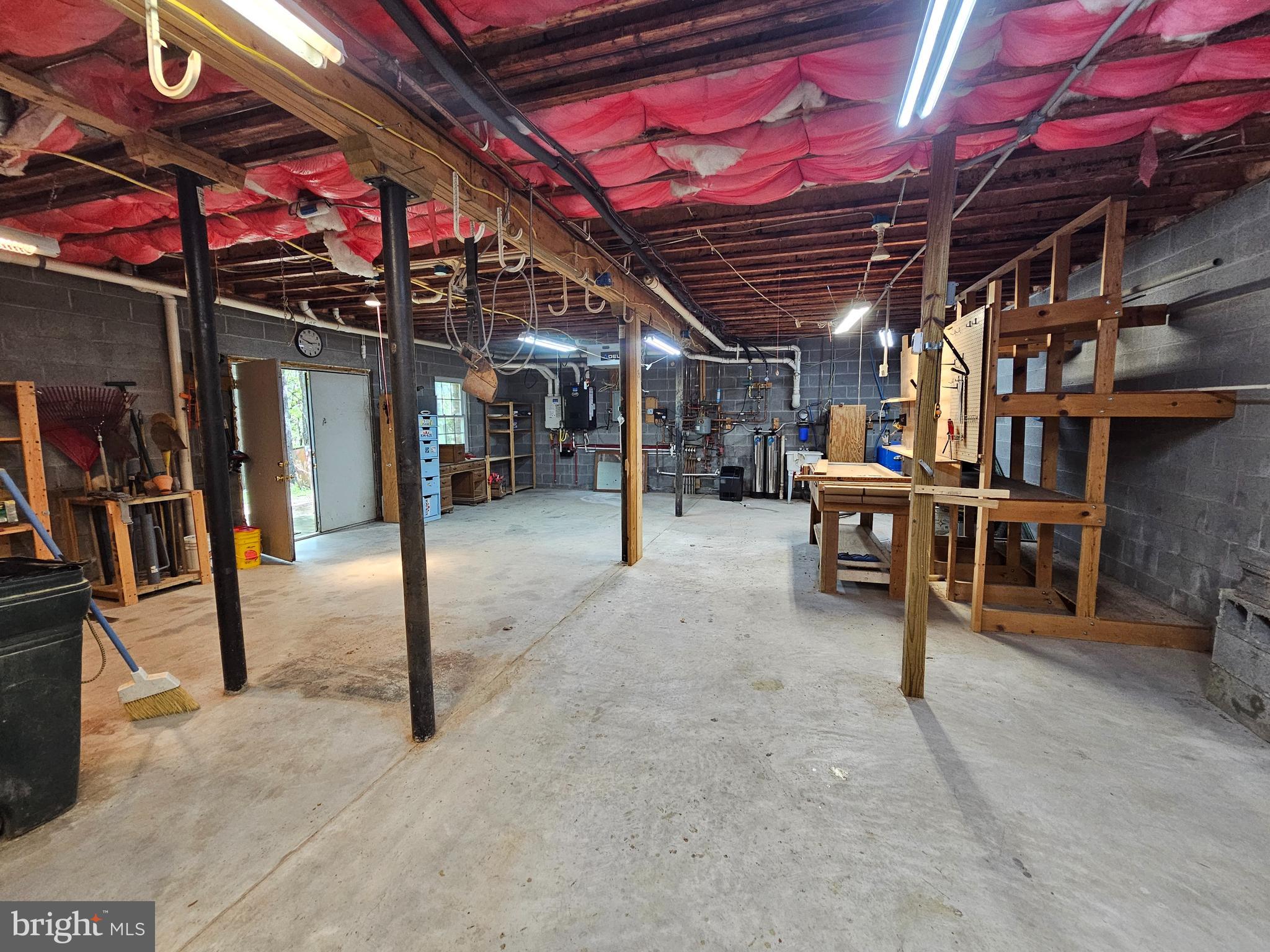 WHITETAIL RIDGE SUBDIV - Residential