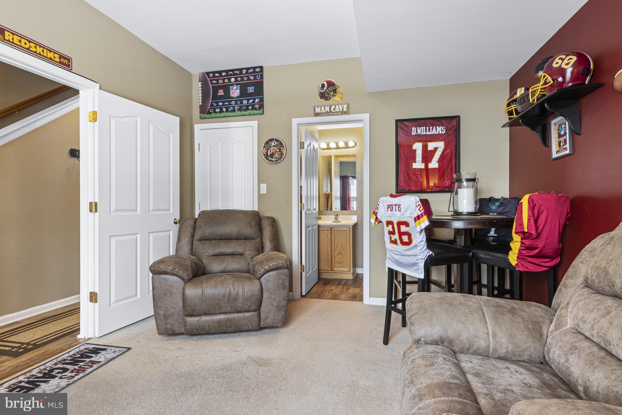 SCHOOL HOUSE LANE - Residential