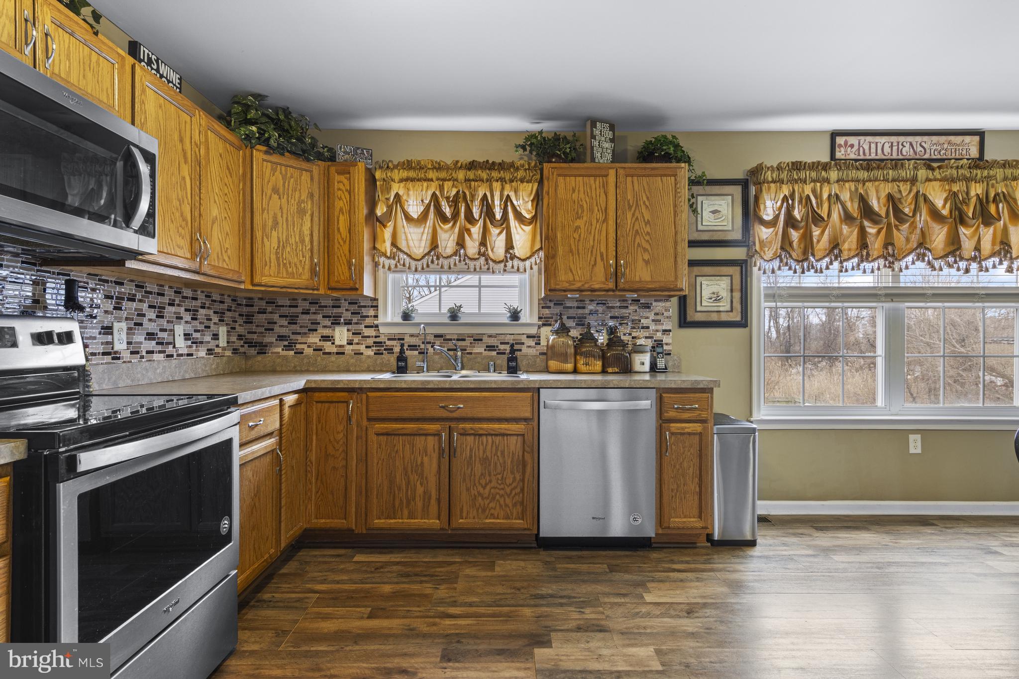 SCHOOL HOUSE LANE - Residential