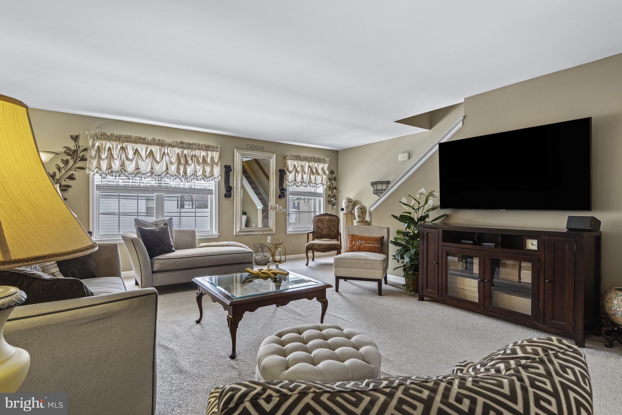 SCHOOL HOUSE LANE - Residential