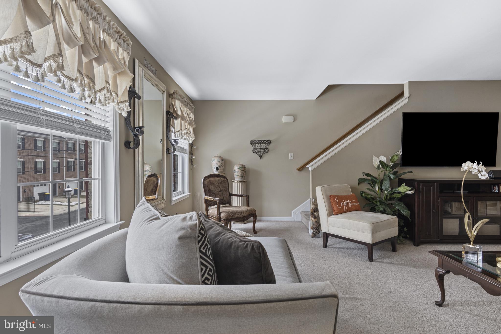 SCHOOL HOUSE LANE - Residential