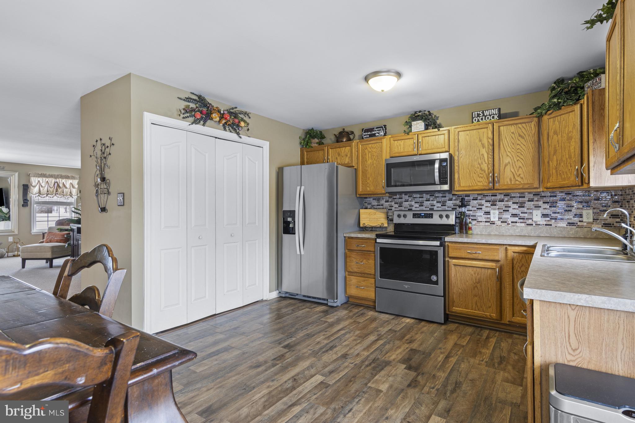 SCHOOL HOUSE LANE - Residential