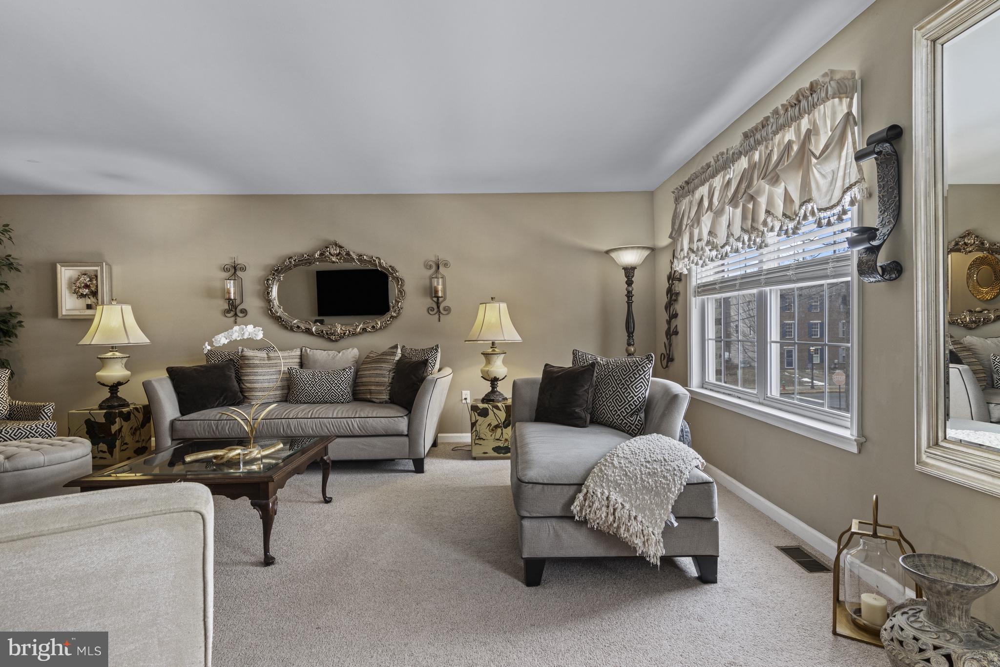 SCHOOL HOUSE LANE - Residential