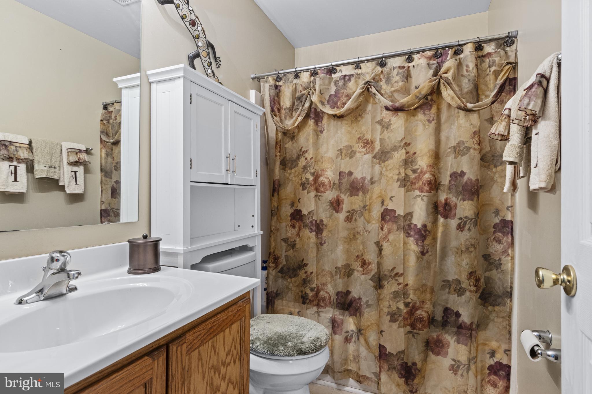 SCHOOL HOUSE LANE - Residential