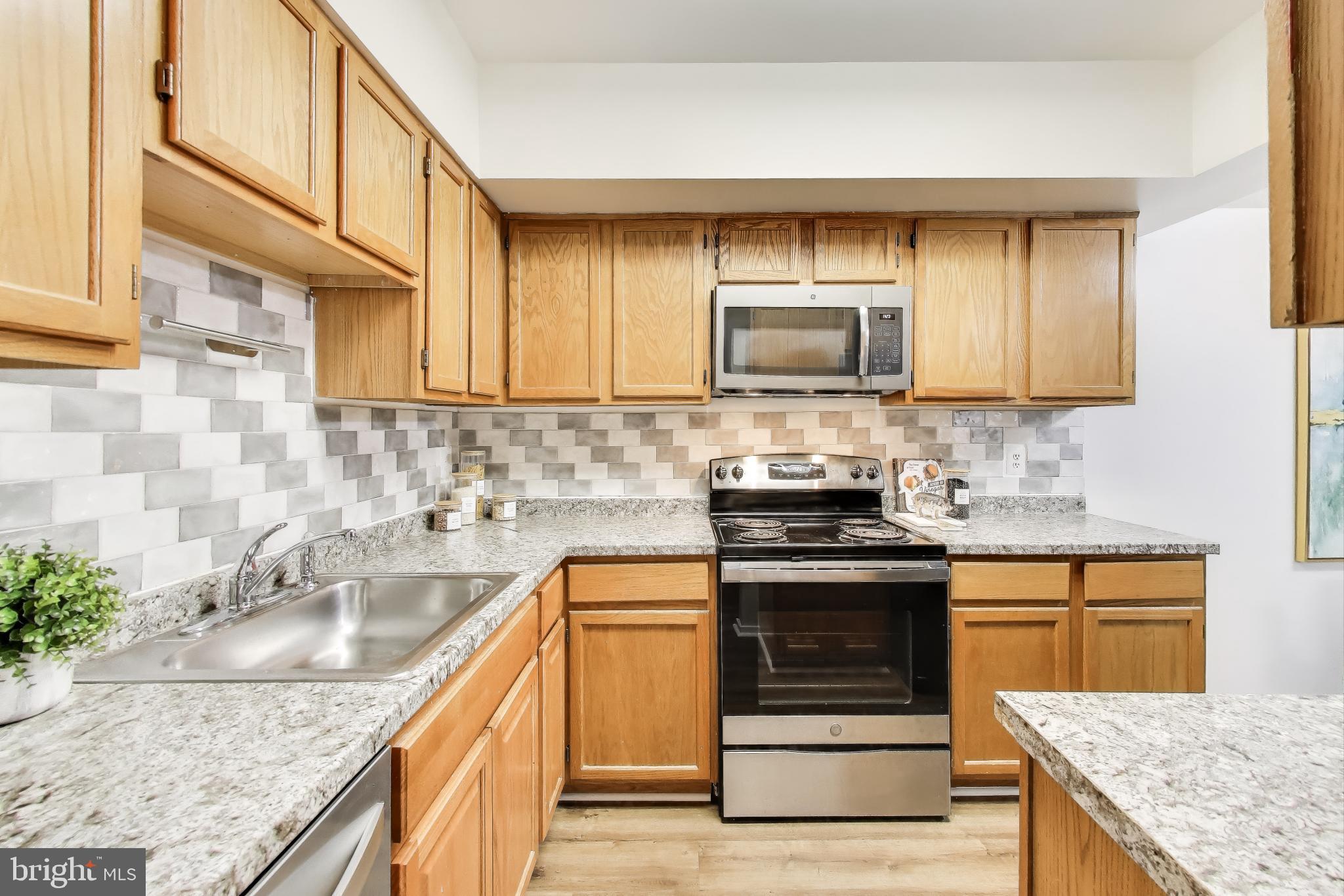 MIRAMONT VILLAS - Residential