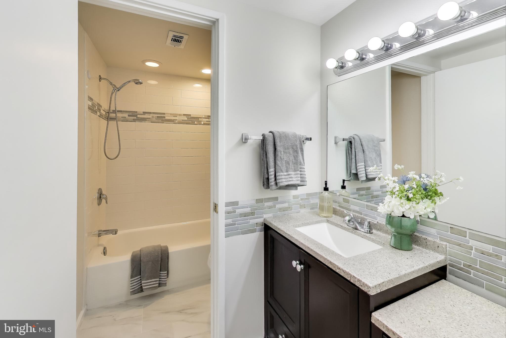 MIRAMONT VILLAS - Residential