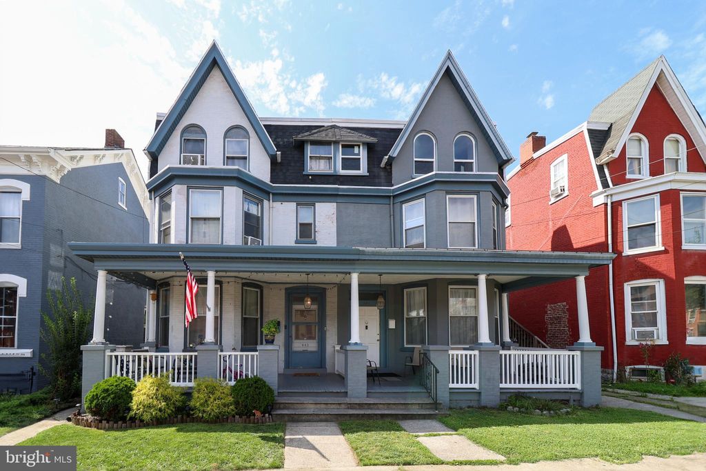 Photo of 645 CHESTNUT ST, COLUMBIA, PA 17512 (MLS # PALA2038164)