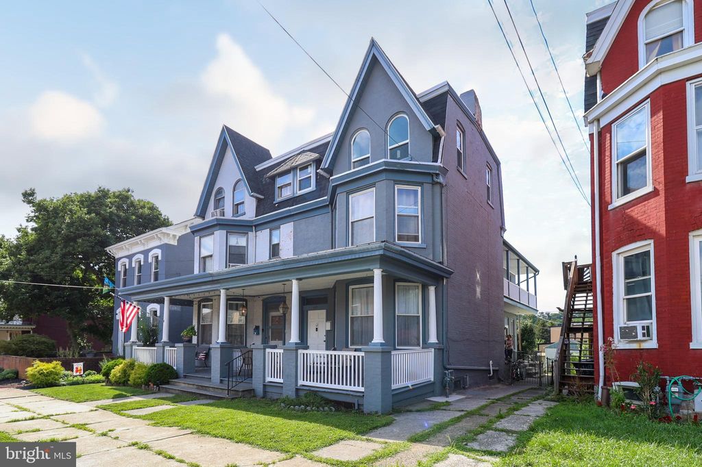 Photo of 645 CHESTNUT ST, COLUMBIA, PA 17512 (MLS # PALA2038164)