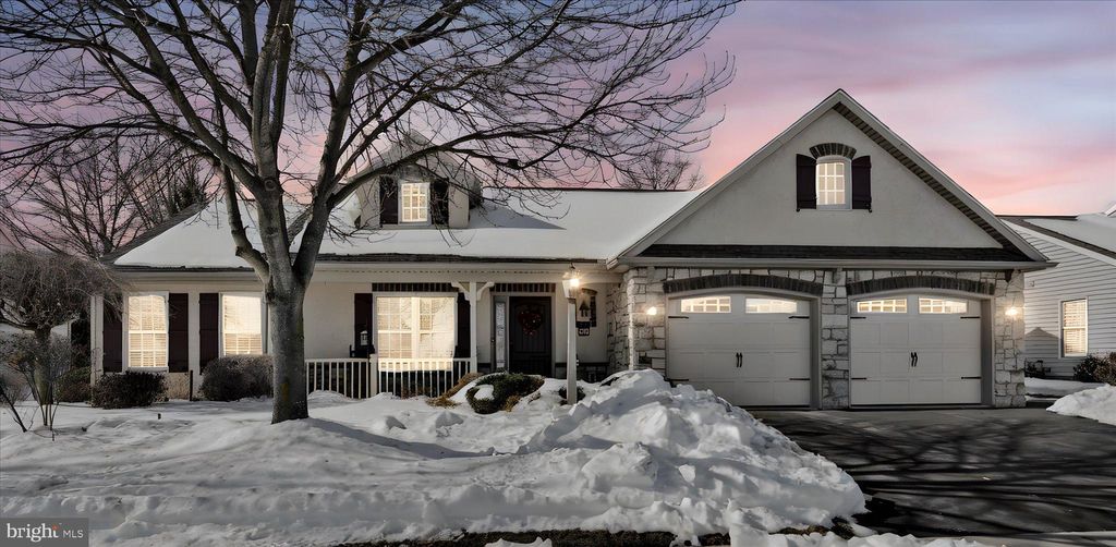 Photo of 820 Cambridge Drive, MANHEIM, PA 17545 (MLS # PALA2082874)