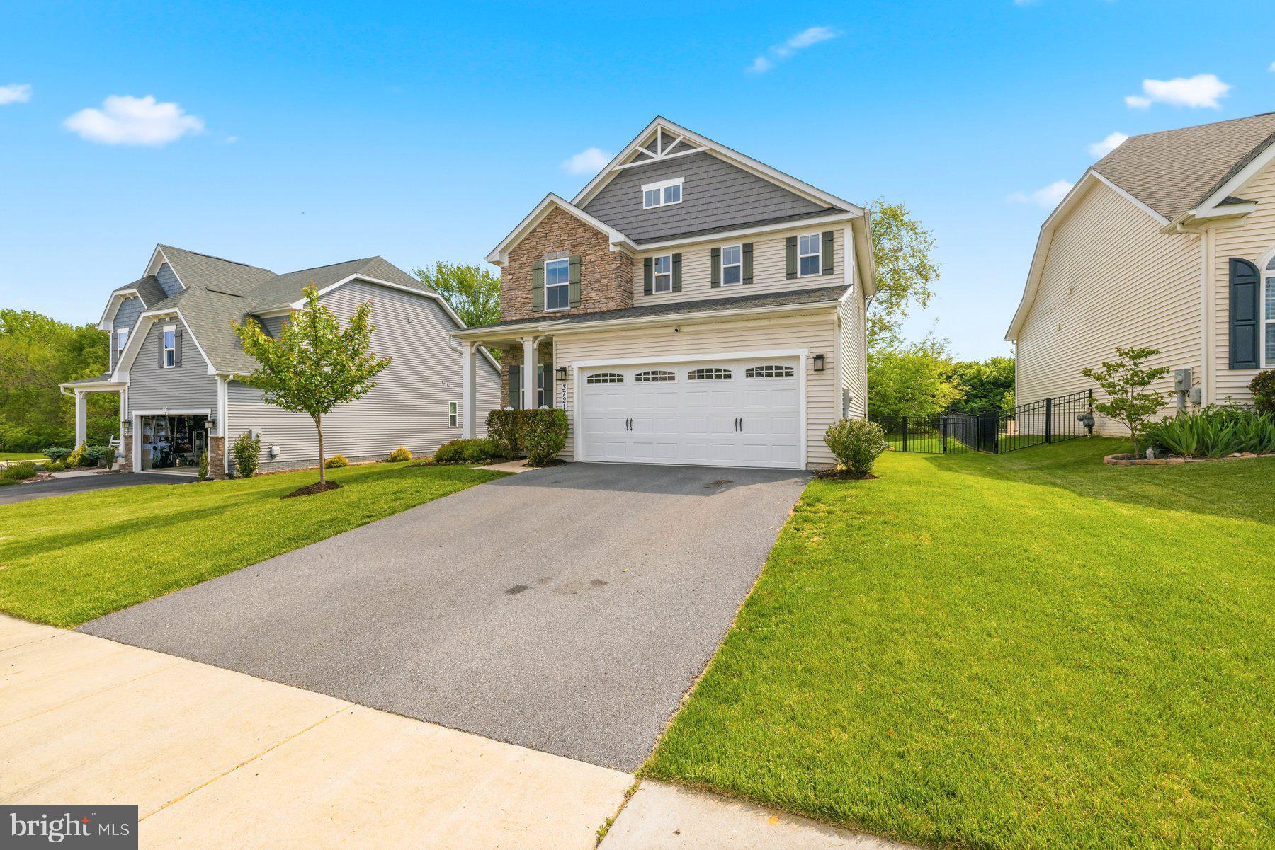 WOODBOURNE MANOR - Residential