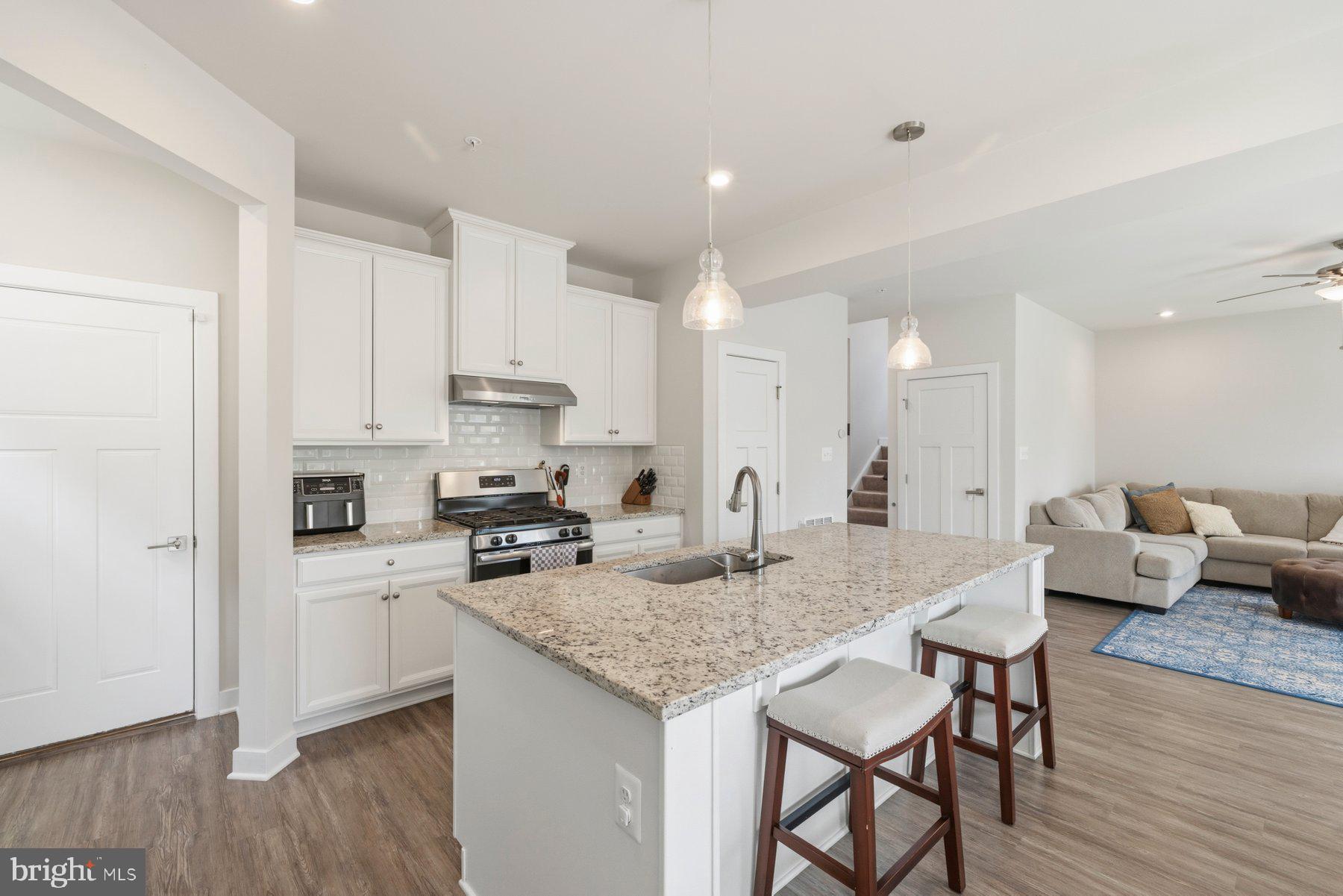 WOODBOURNE MANOR - Residential