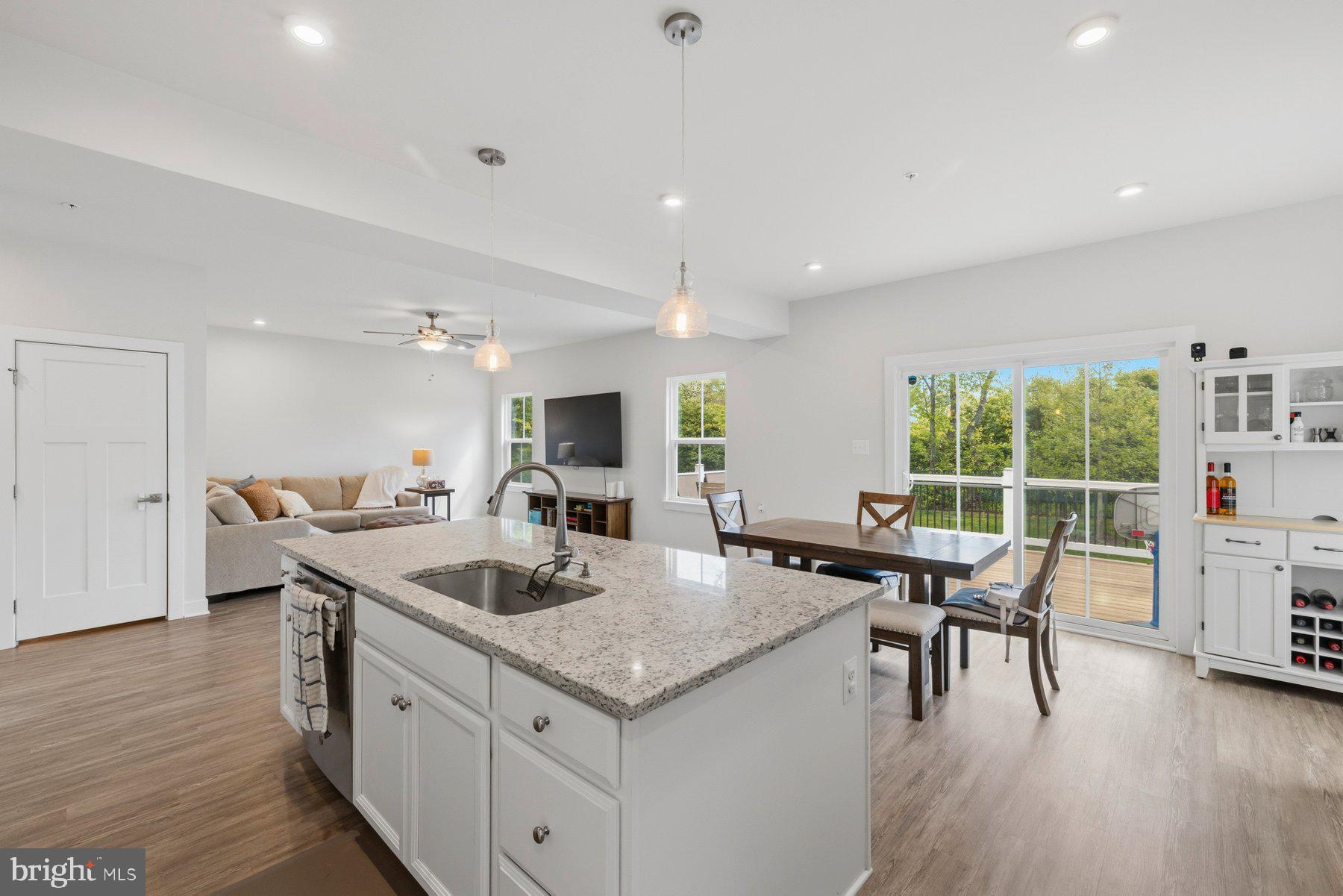 WOODBOURNE MANOR - Residential