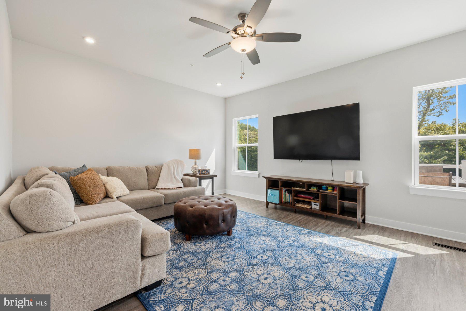 WOODBOURNE MANOR - Residential
