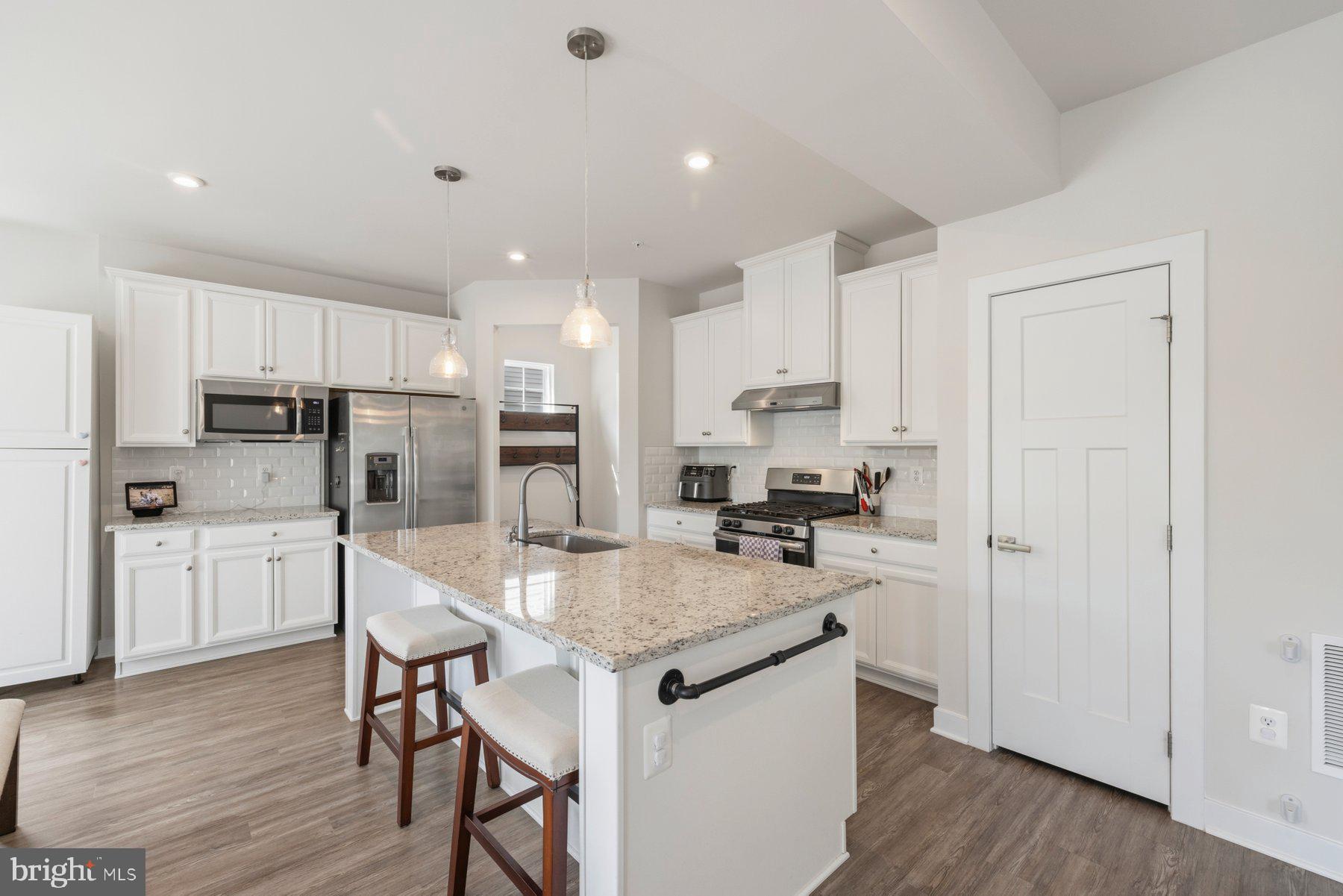 WOODBOURNE MANOR - Residential