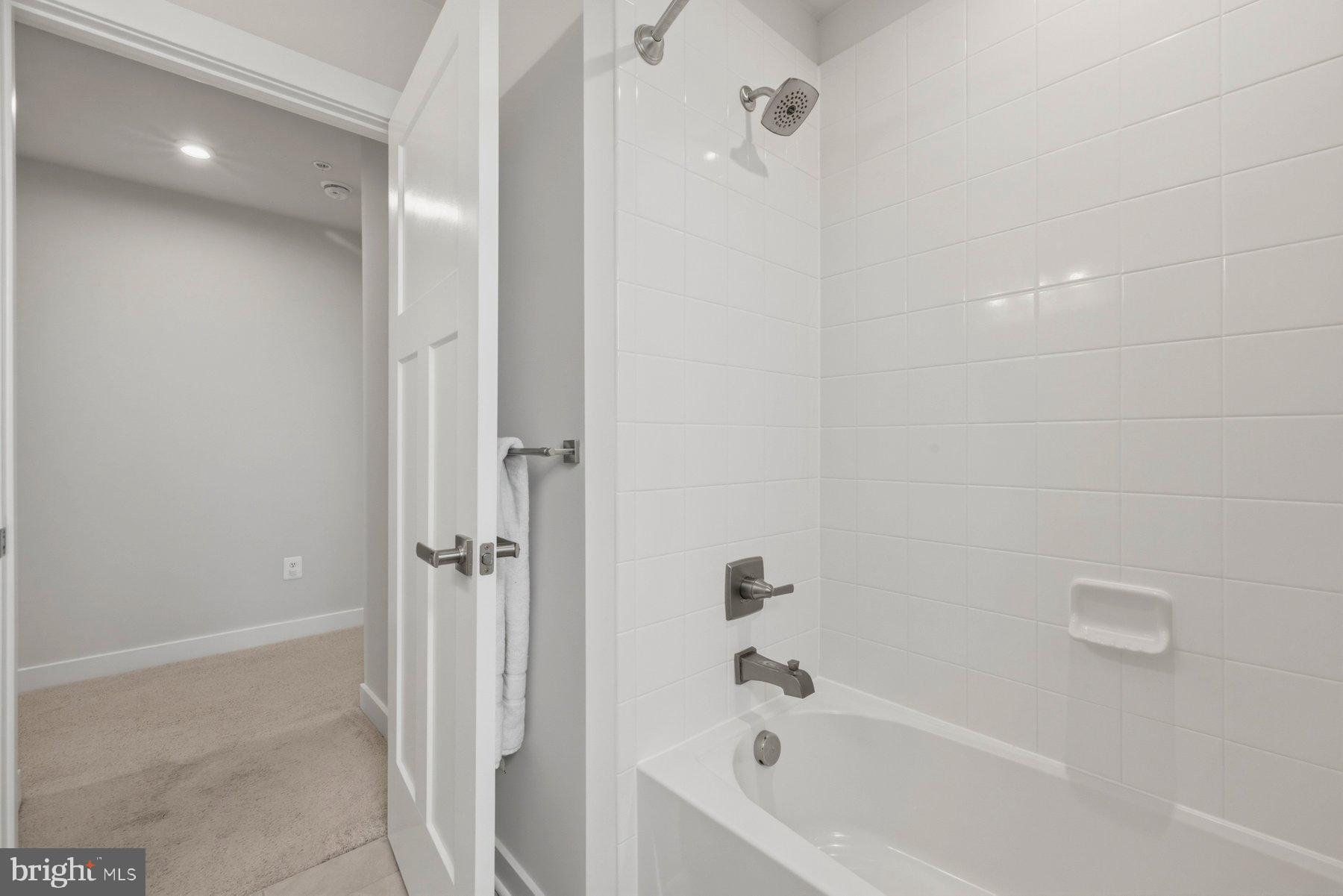 WOODBOURNE MANOR - Residential