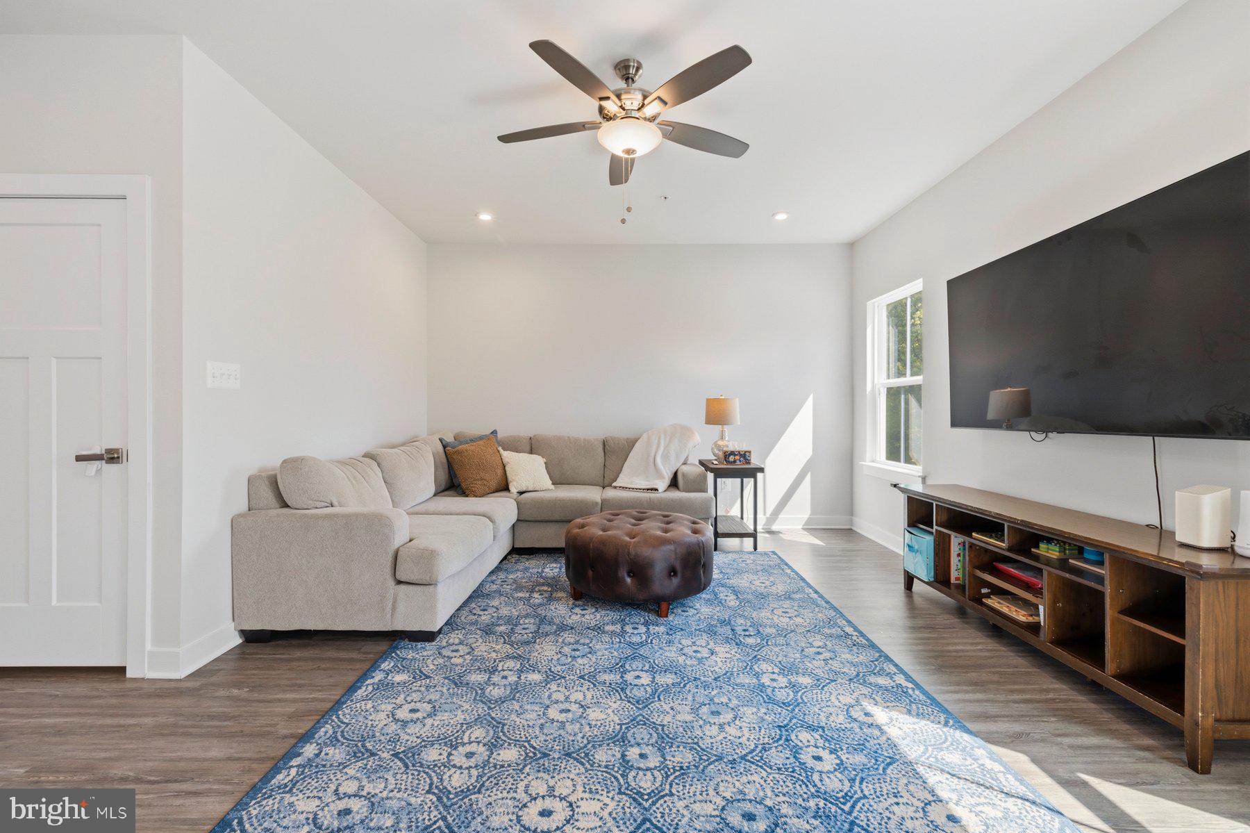 WOODBOURNE MANOR - Residential