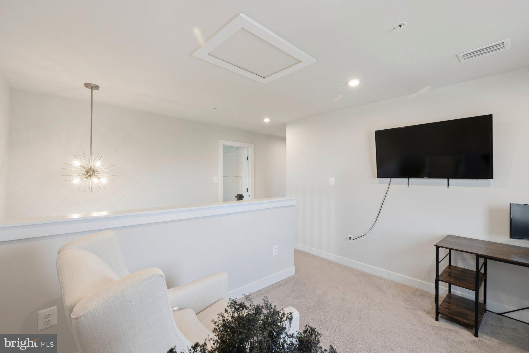 WOODBOURNE MANOR - Residential