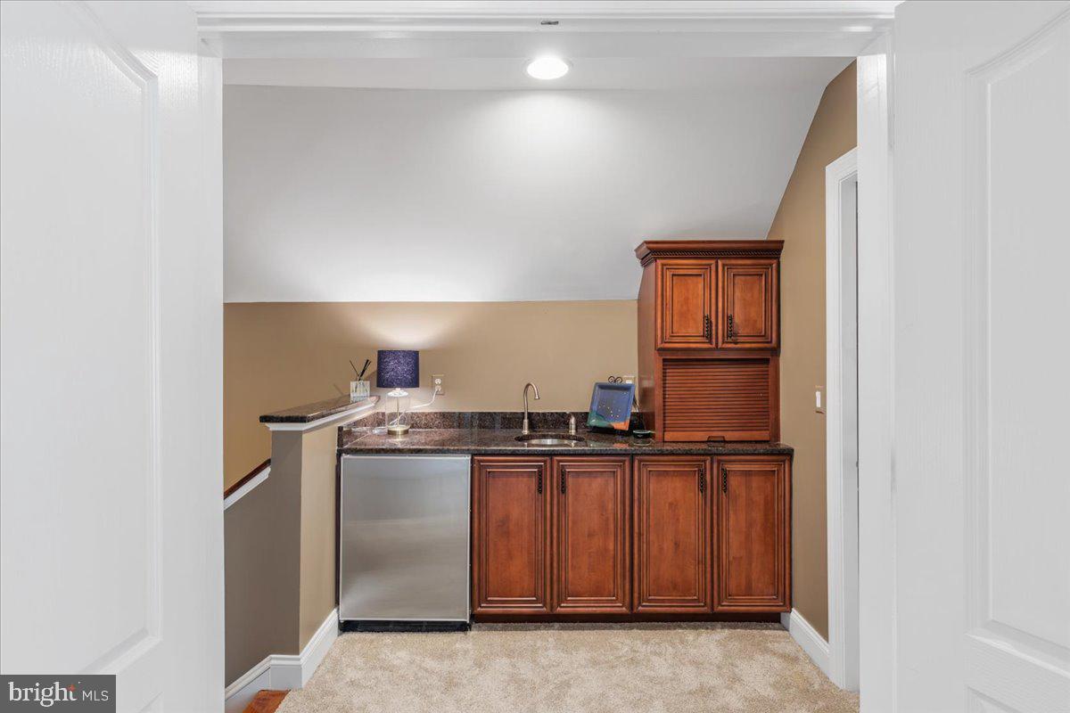 HARBOR POINTE - Residential