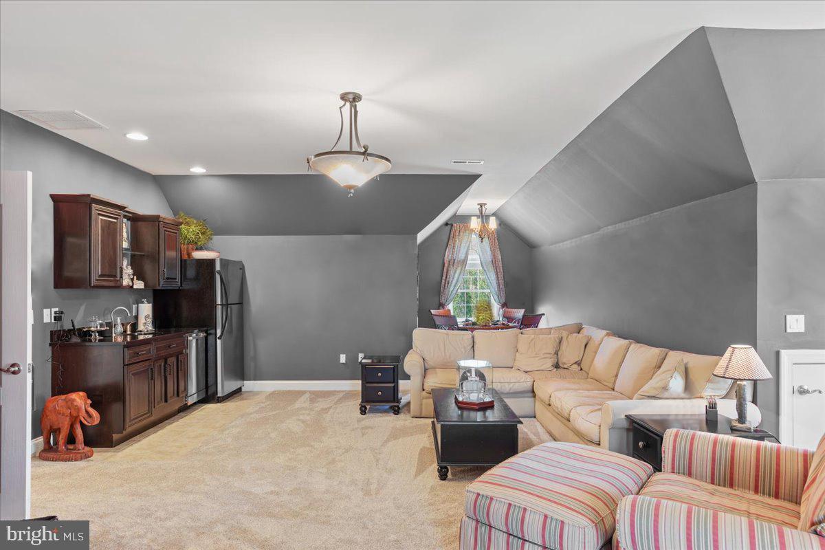 HARBOR POINTE - Residential