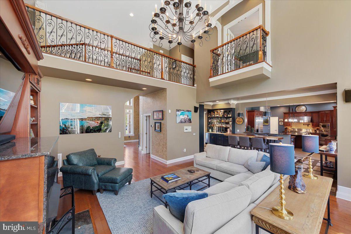 HARBOR POINTE - Residential