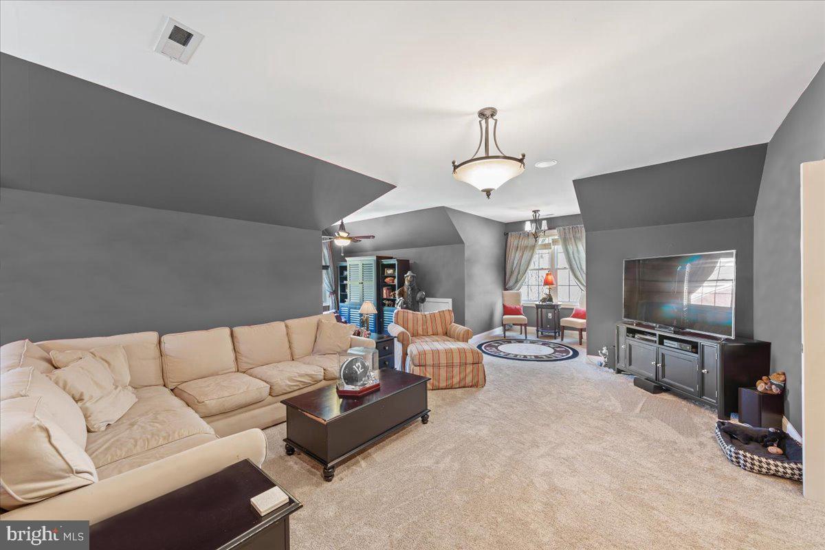 HARBOR POINTE - Residential