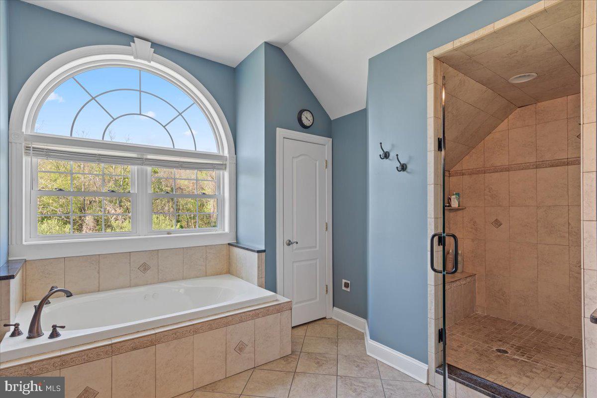 HARBOR POINTE - Residential