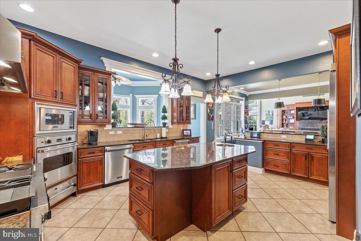 HARBOR POINTE - Residential