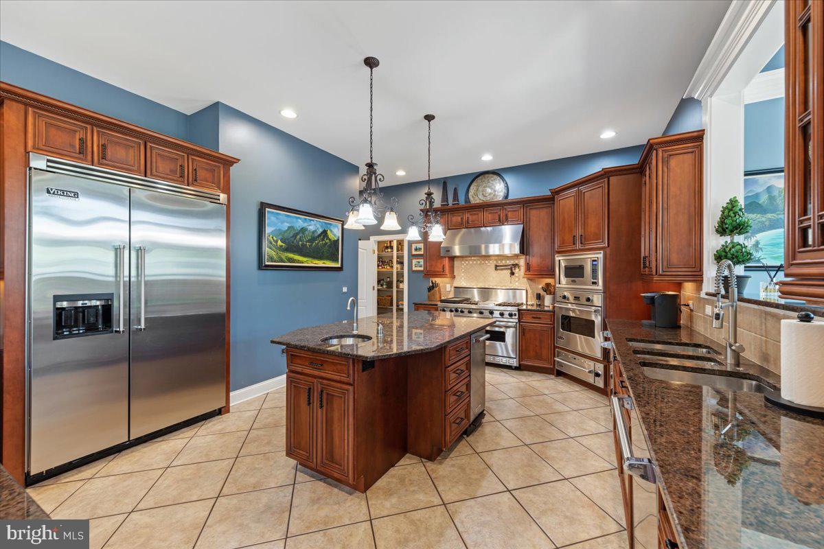 HARBOR POINTE - Residential