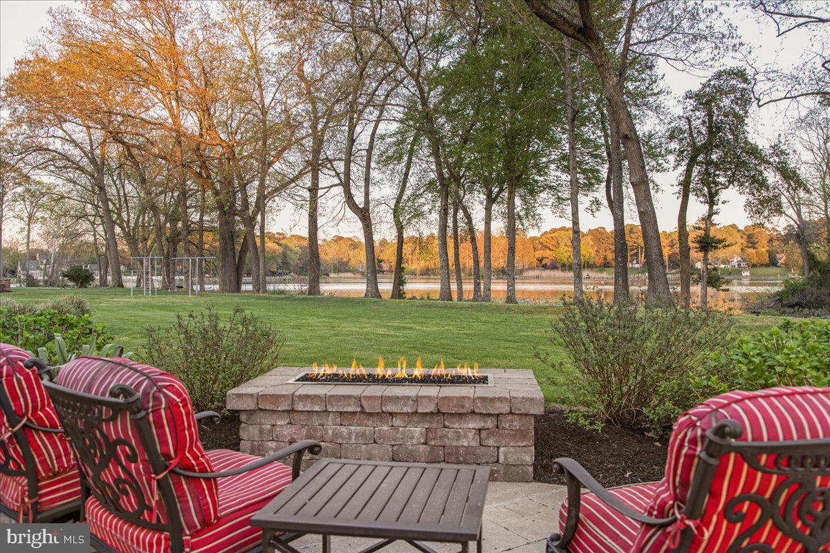 HARBOR POINTE - Residential