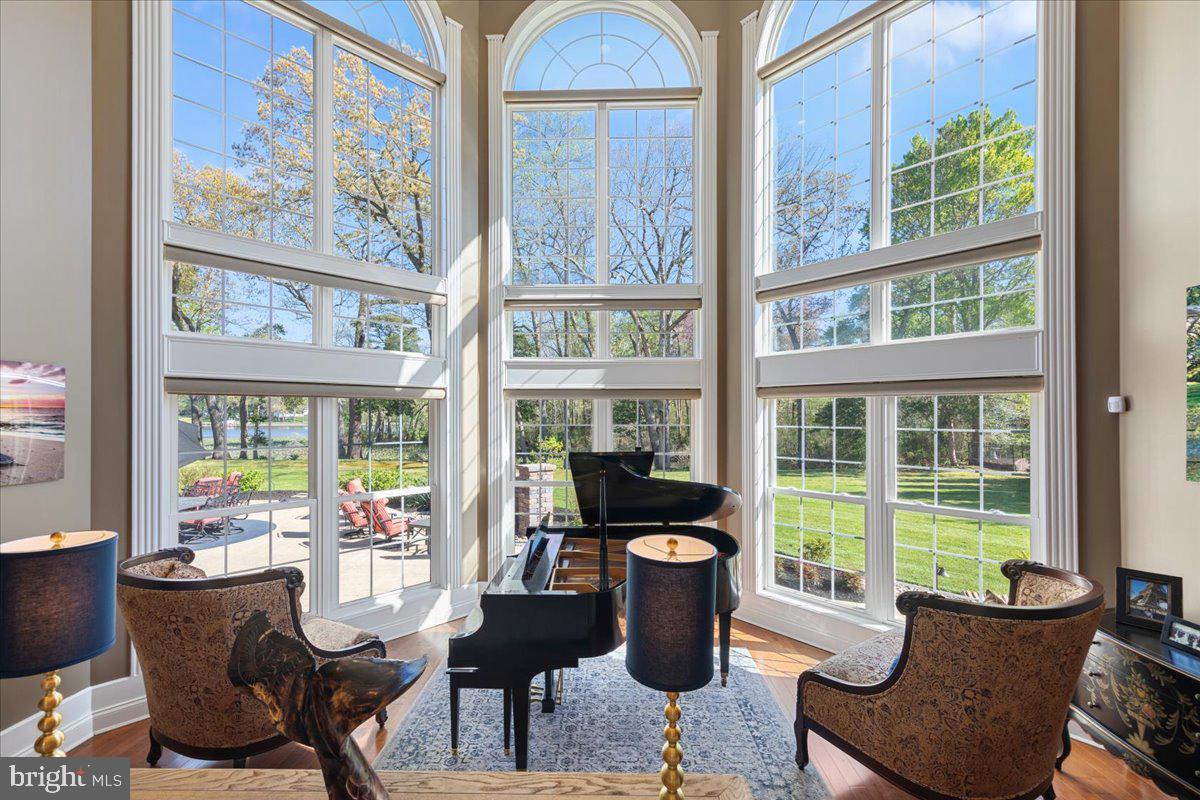 HARBOR POINTE - Residential