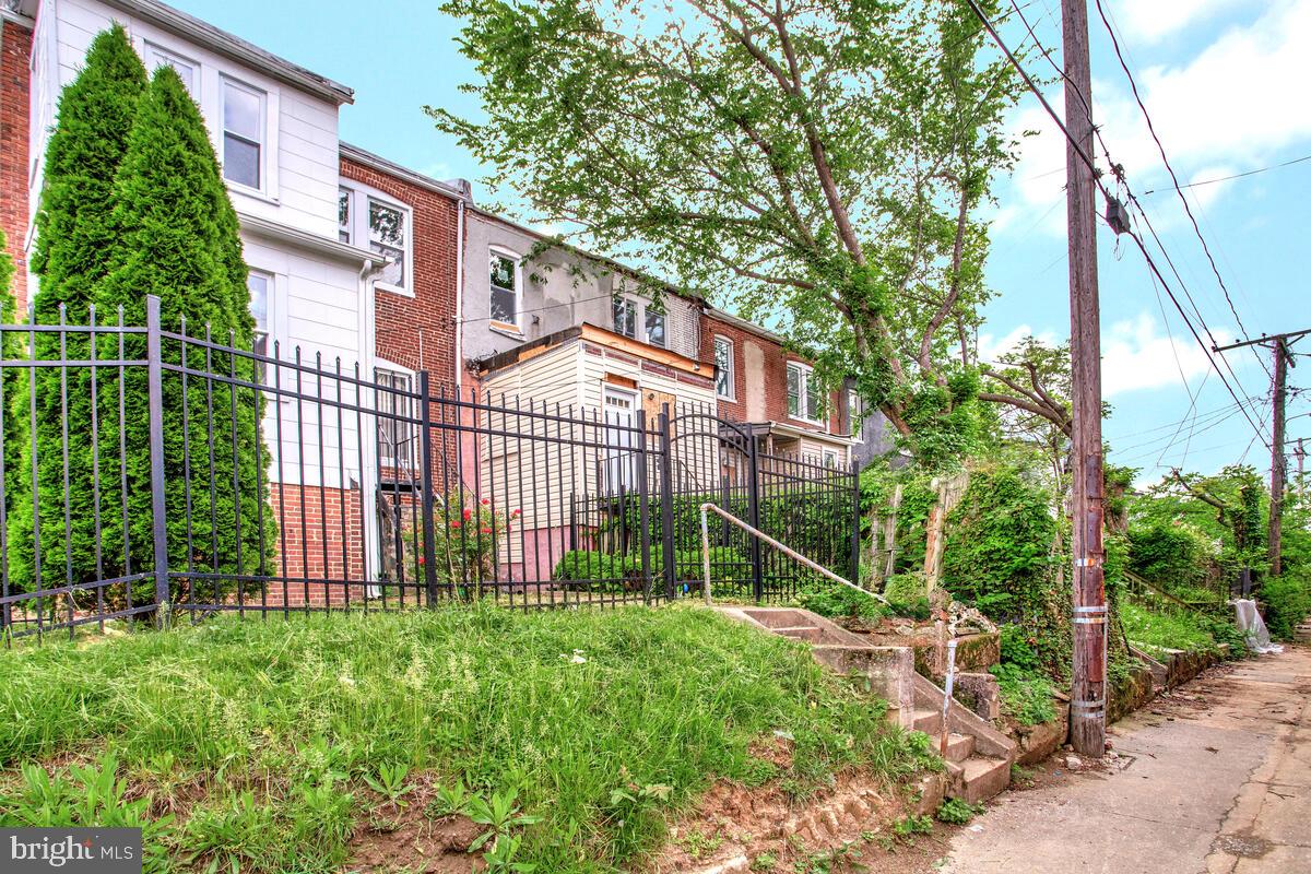 PARK CIRCLE - Residential