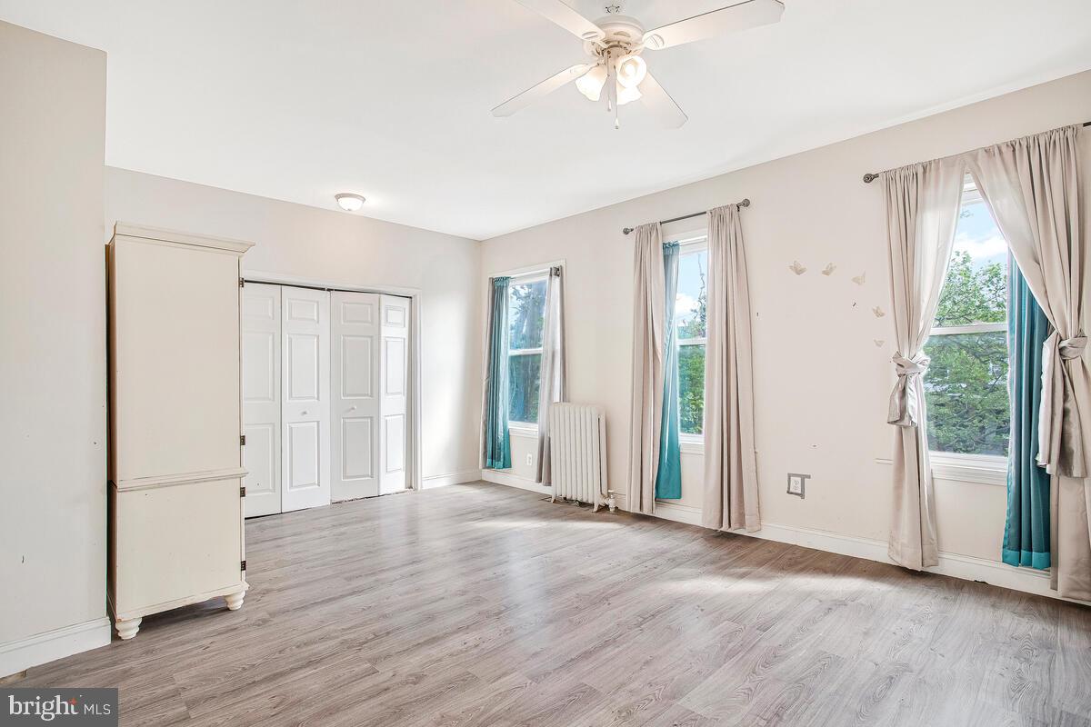 PARK CIRCLE - Residential