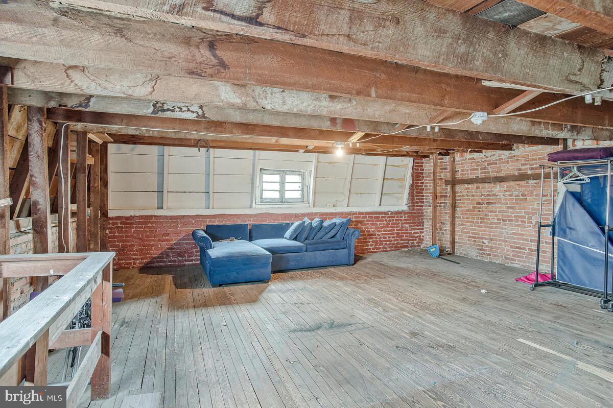 PARK CIRCLE - Residential