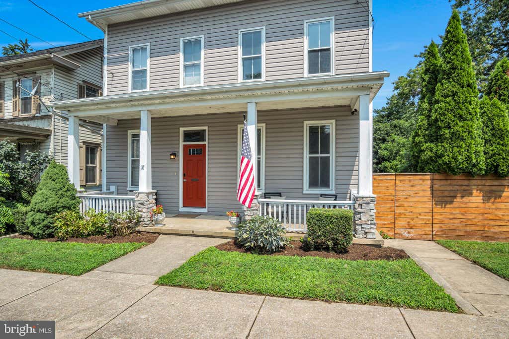 Photo of 37 W Main Street, MOUNTVILLE, PA 17554 (MLS # PALA2093552)