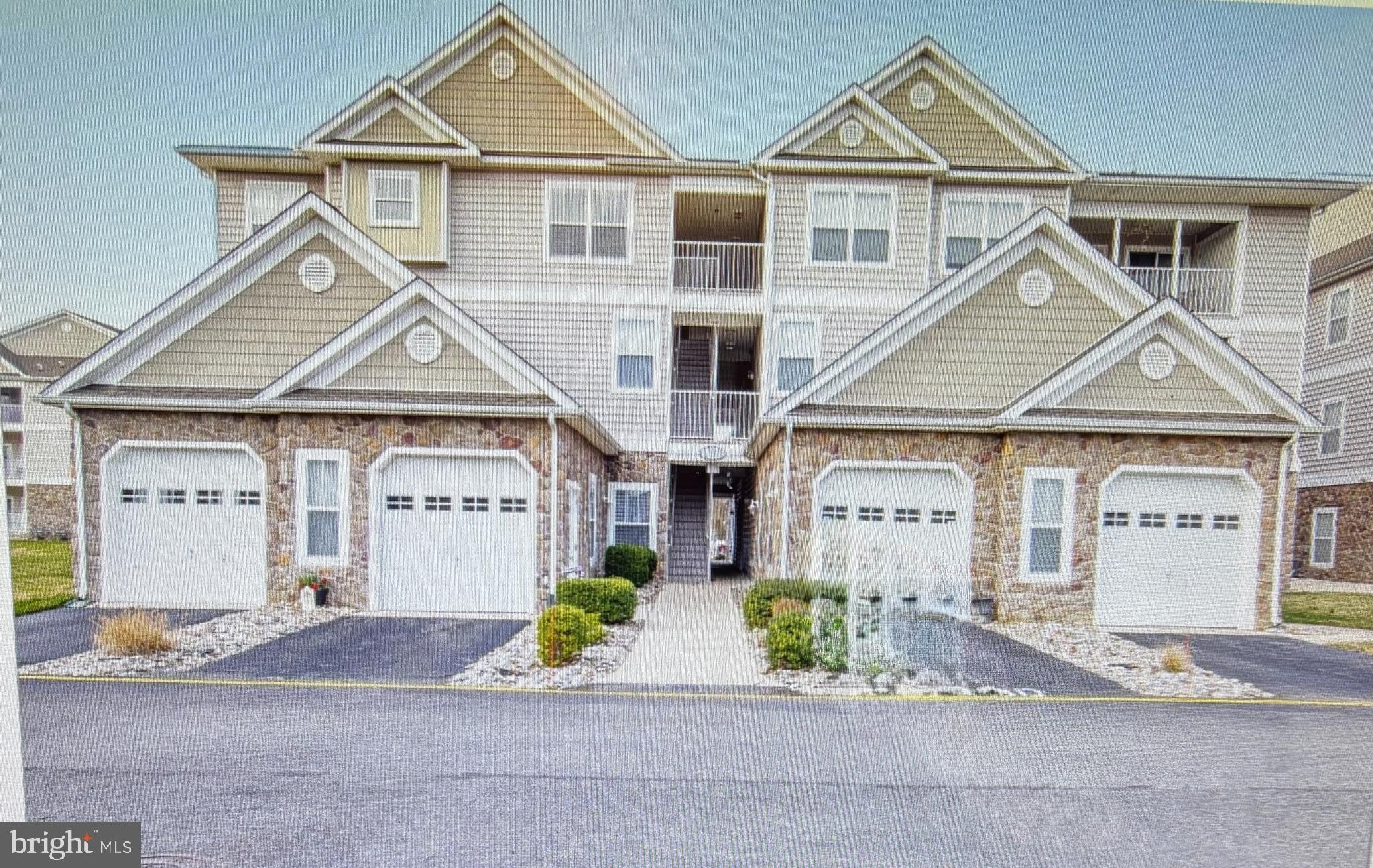 HEARTHSTONE MANOR - Residential