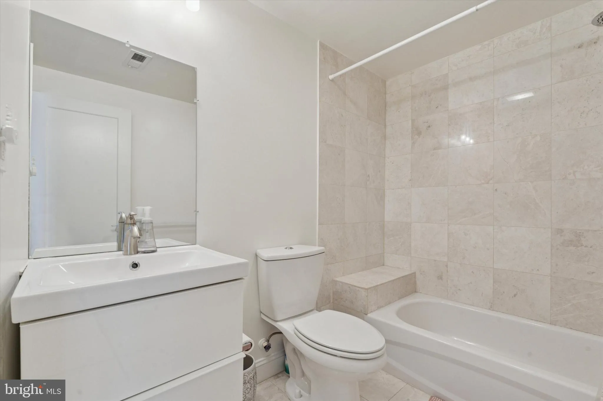 Philadelphia, Pennsylvania 19147, United States, 3 Bedrooms Bedrooms, ,3 BathroomsBathrooms,Residential,Active,145838