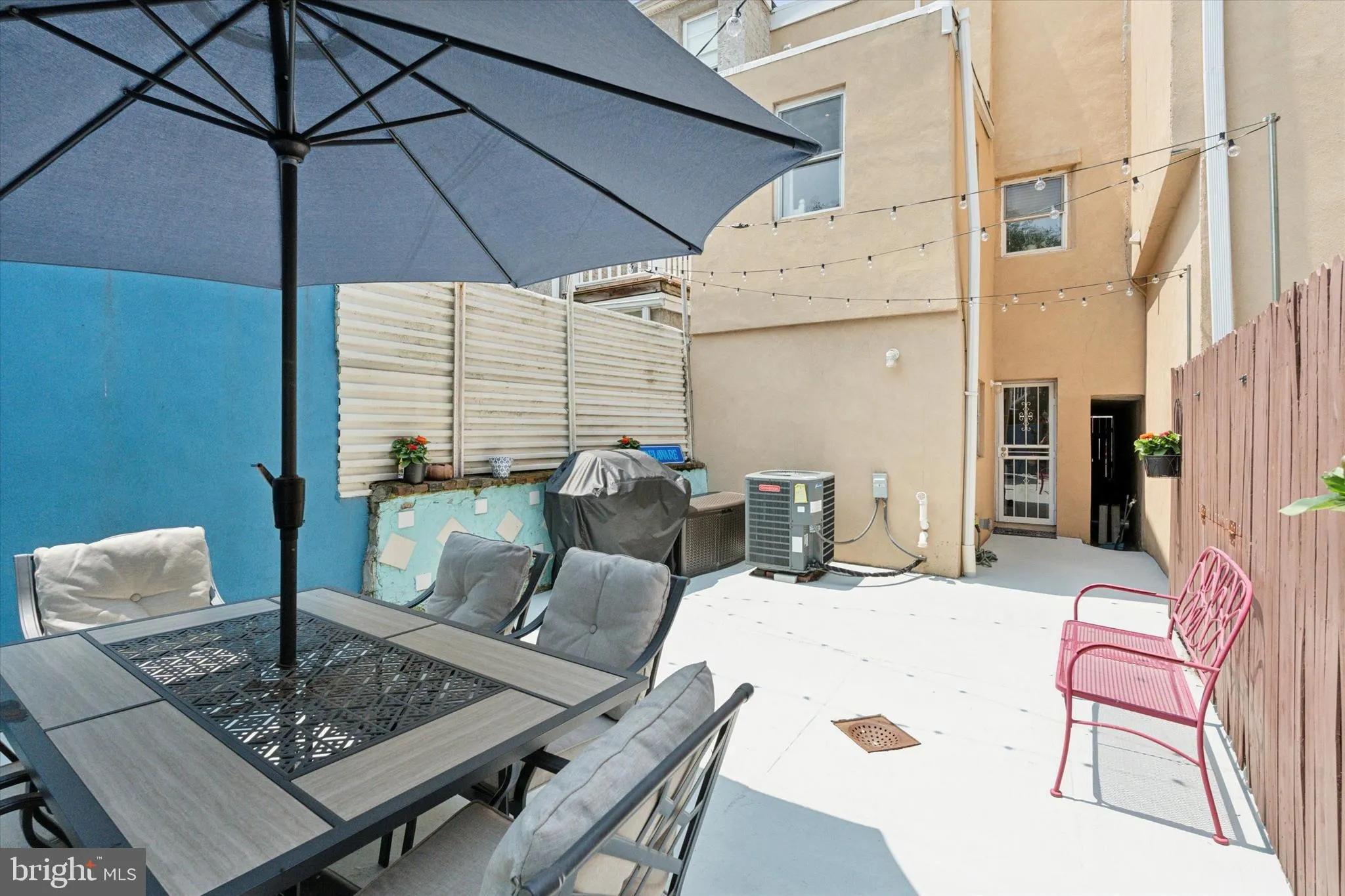 Philadelphia, Pennsylvania 19147, United States, 3 Bedrooms Bedrooms, ,3 BathroomsBathrooms,Residential,Active,145838