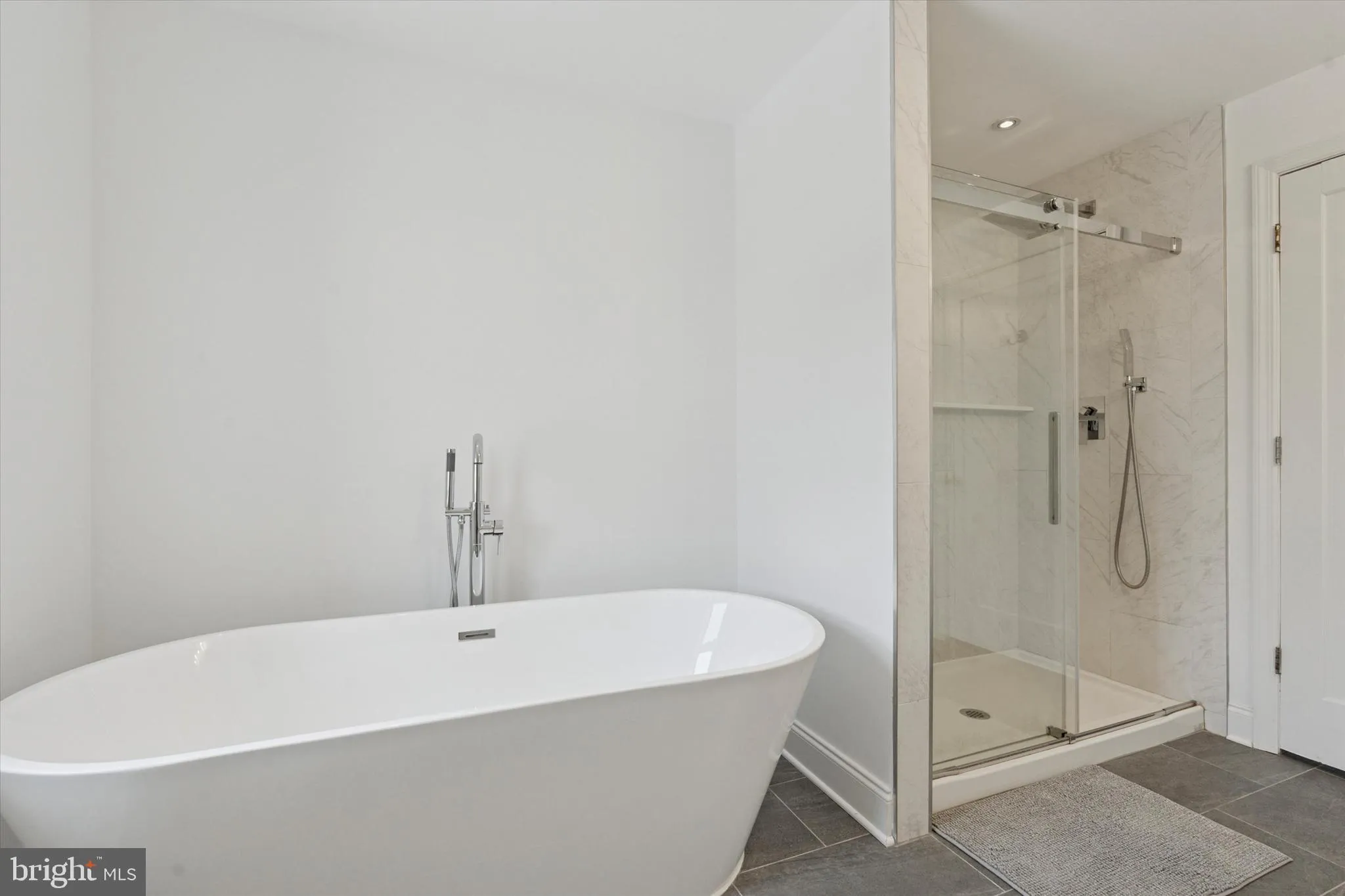 Philadelphia, Pennsylvania 19147, United States, 3 Bedrooms Bedrooms, ,3 BathroomsBathrooms,Residential,Active,145838