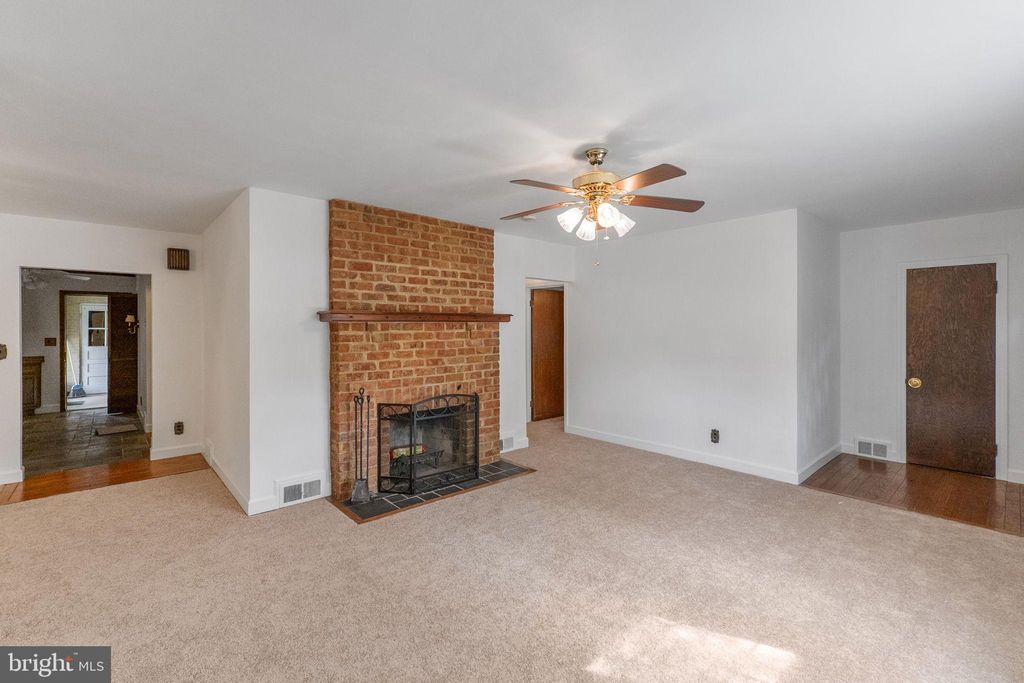 Photo of 108 Linden Avenue, HAGERSTOWN, MD 21742 (MLS # MDWA2032250)