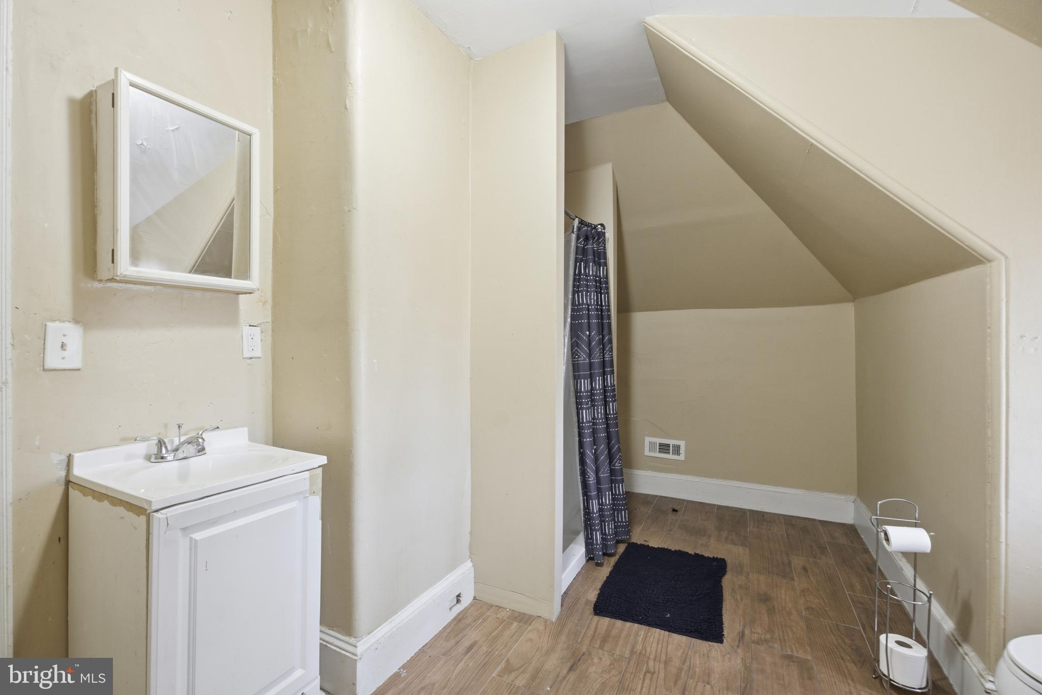 NORRISTOWN - Residential