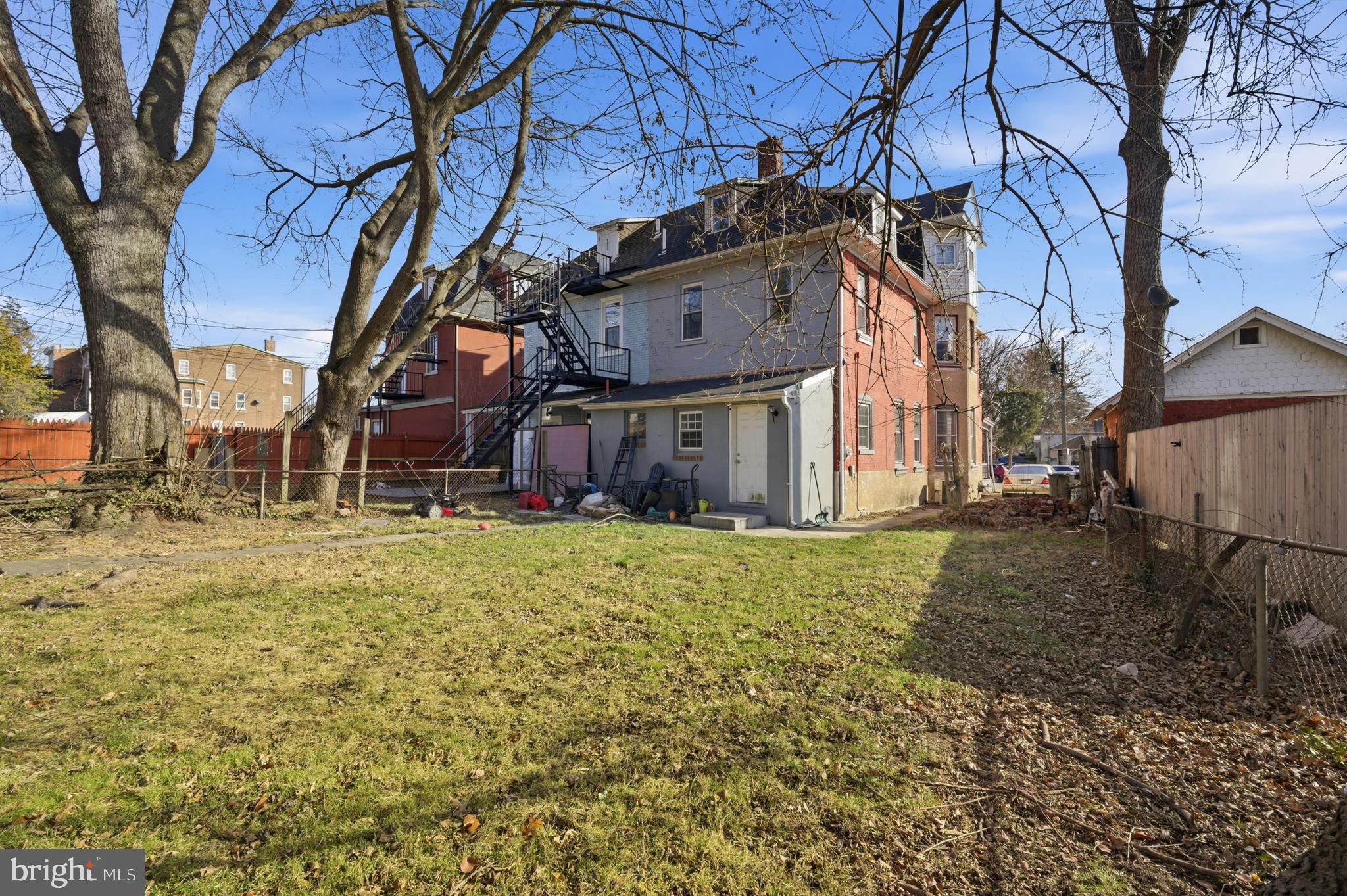 NORRISTOWN - Residential