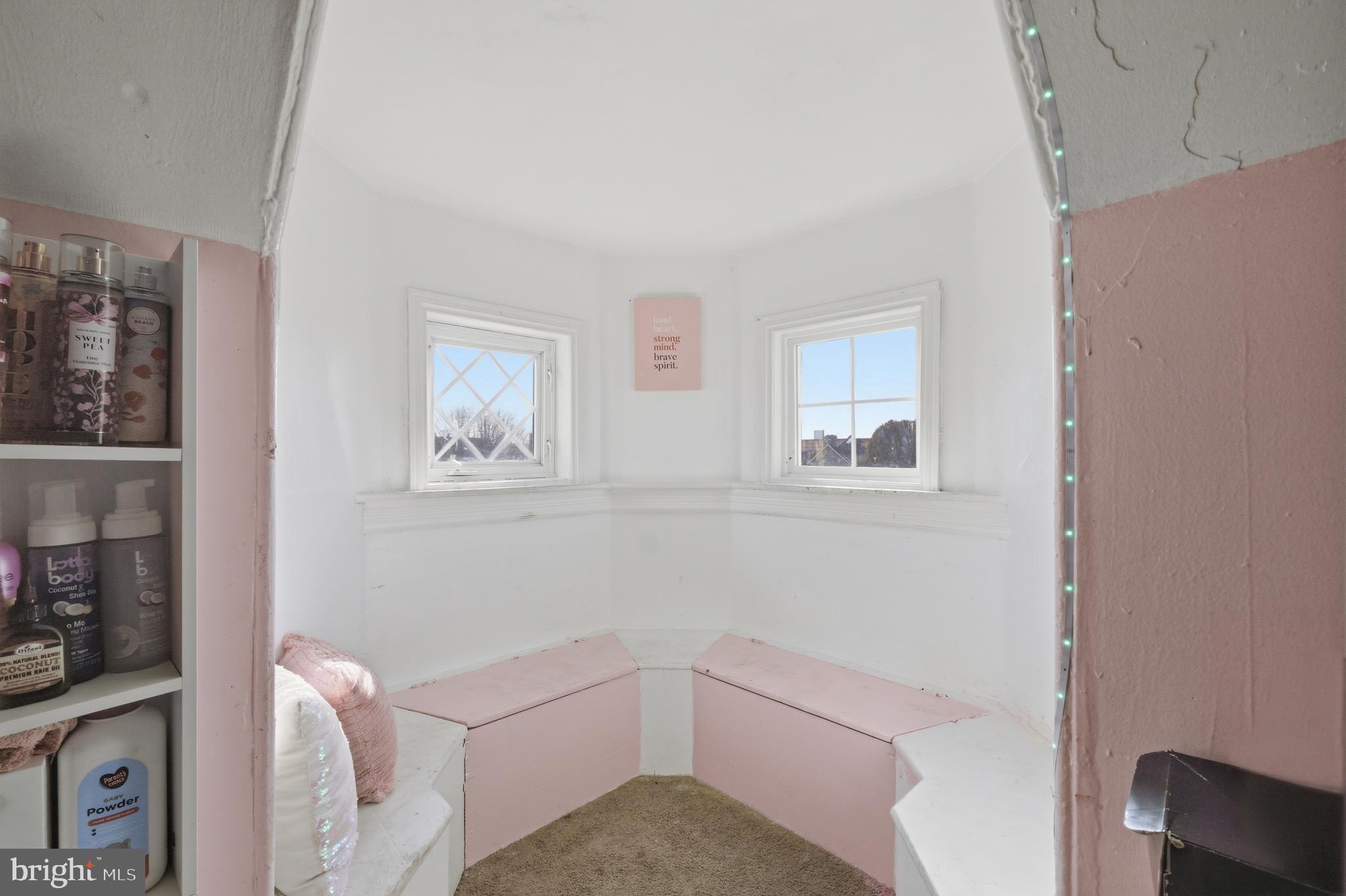 NORRISTOWN - Residential