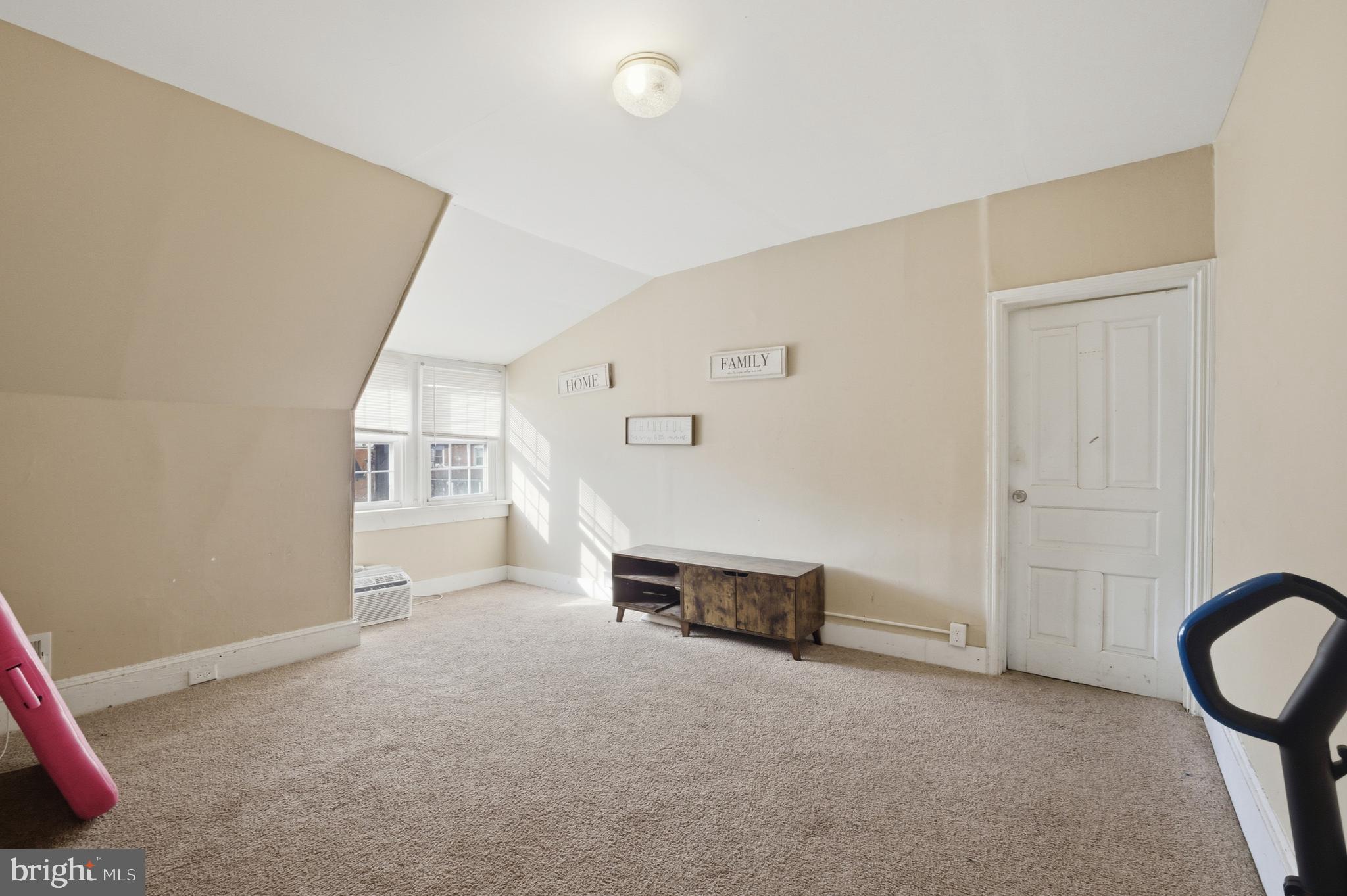 NORRISTOWN - Residential