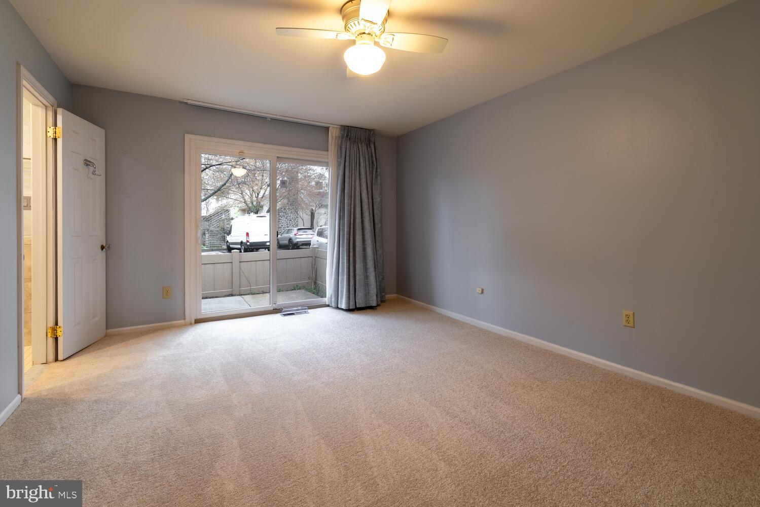 WALNUT HILL - Residential