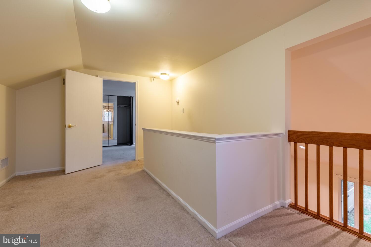 WALNUT HILL - Residential