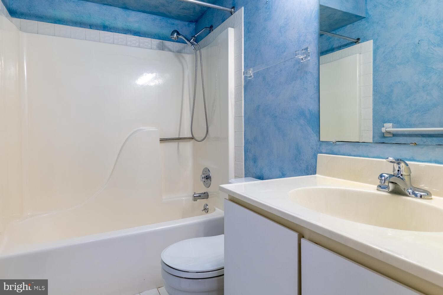 WALNUT HILL - Residential